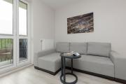 Urban Wings - Airport Apartment with Parking & Balcony by Renters