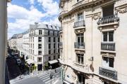 Promo! Beautiful apt near the Galeries Lafayette!