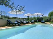 Superb modern villa with pool, large fenced yard, 3 km from the beach