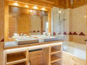 Chalet skis aux pieds avec jacuzzi et sauna - FR-1-645-41