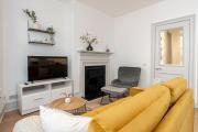 Stylish 1 bed flats in Soho, next to Piccadilly Circus and Trafalgar Square
