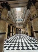 Studio neuf et élégant avec vue dégagée sur les montagnes et lac dans le centre