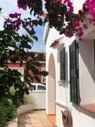 Habitación con baño y jardín privado en Casa Típica Ciutadella centro