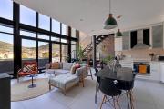 Top-Floor 2 Bed Unmatched Table Mountain Views