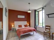 Gîte spacieux en campagne avec jacuzzi, sauna et jeux extérieurs - FR-1-496-52