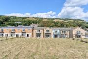 Meadow View - A Beautiful 3 Bed Apt With Stunning Countryside Views & Parking - Close To Ventnor, Shanklin & Sandown - 5 mins To Beach - Ideal For Friends, Families, & Business Stays - Dog Friendly - 17