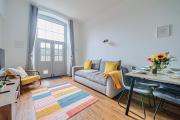 County House Escape - courtyard & free parking