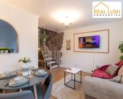 1 Bed House with Free Parking Near New Cross Hospital By Real Lush Properties 1 Bed House with Free Parking Near New Cross Hospital By Real Lush Properties