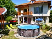 Бялата къща Калугерица