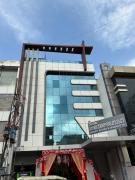 Hotel Cosmopolitan Rooms & Banquet