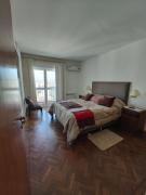 HERMOSO DEPARTAMENTO CENTRICO Con Cochera