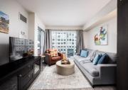 Welcoming Downtown Condo with WFH setup Balcony