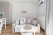 White Elegance Apartment with AC & FREE GARAGE by Renters