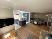 Ascot stunning and modern 4 bedroom town house with 156 sq ft garden office 28