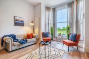 3-Bed, 3-Bath Apartment with Southsea Common Views