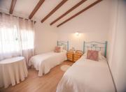 Casa con jardín junto a la playa