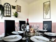 Windermere Lakeview Hideaway Pet friendly nearby Lakes free parking