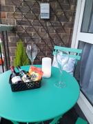 Spacious Apartment with Balcony, Breakfast & Parking,