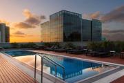 CBD Serenity with Luxury Rooftop Pool and Parking