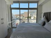 Studio corner unit in the heart of CBD
