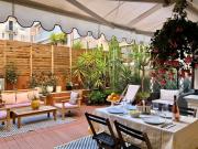 Large magnificent terrace (40 sq.m)