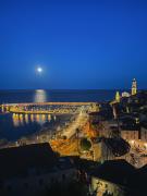 Villa lensoleillée vue panoramique mer, 250 m de la plage et du centre ville