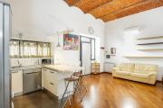 GuestHost - Florence Statuto Apartment with Small Courtyard