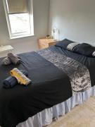 Double room with shared bathroom near kings Cross-rm3