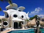 Casa estilo Gaudí - Alberca compartida espacio especial para familias!