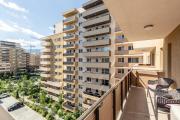 5th Floor Executive Apartment with Balcony and Free Parking