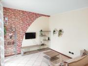 giardino privato - comodo per Malpensa e Milano - con parcheggio