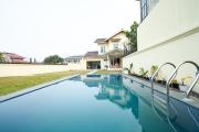 Villa Puncak Kota Bunga, Swarna Villa Swimming Pool