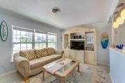 Pet-Friendly Venice Vacation Rental, 3 Mi to Beach