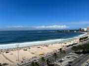Copacabana de frente para o mar.