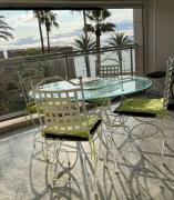 Vue mer et remparts. Entre vieille ville et plages