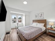 OaklandUniversity @H Bright and Stylish Private Bedroom with Shared Bathroom