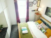 Apartment - Sleeps 5 & On-site Parking