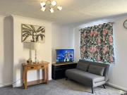 Modern 2 bed townhouse just outside City Walls with free private parking