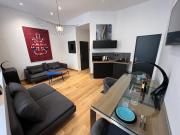 La Suite Triangle dor Parties communes sous vidéo surveillance Pas de cuisine