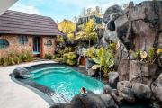 Tropical Villa Flintstones
