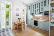 Central Vienna Apartment with Garden View