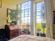 Plant yourself in the very centre of Bath - FREE PARKING