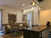 Deluxe apartment in Downtown with Parking!