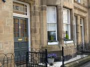 Lovely main door 2 bed apartment Lovely main door 2 bed apartment