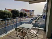 Chatelaillon-Plage Centre-Ville: Apt 4 pers, balcon, parking, piscine, wifi - FR-1-706-21