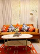 Trees Residence One Seven Suite