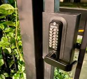 Posh DtwnMidtown Home w Stunning Roof-Top Terrace