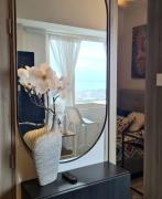 Cozy Comfy Suite 2BR w Balcony - Amazing Manila Bay View and City Skyline near MOA