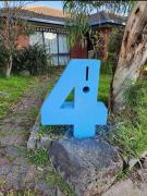 Fun Filled Renovated 80s Gem, 400m to Beach!