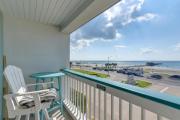 Pool and Ocean Views Beachfront Condo in Galveston
